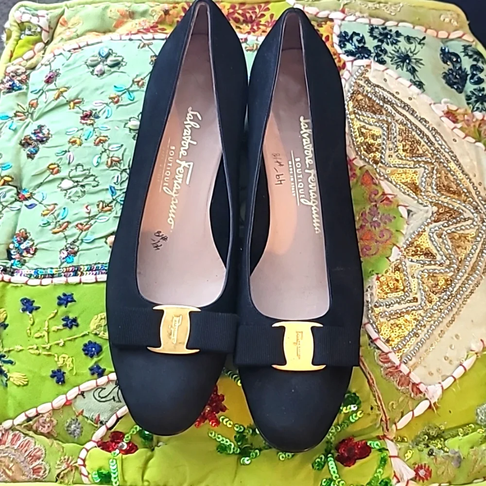 Salvatore Ferragamo Vintage 80's Ballet Flats w/ Signature Vara Bows Sz 9 - Picture 1 of 8